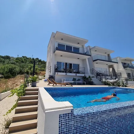 Villa View Villa, Four Bedrooms *