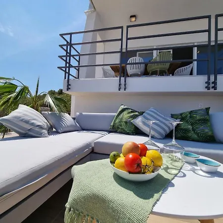 View Villa, Four Bedrooms *